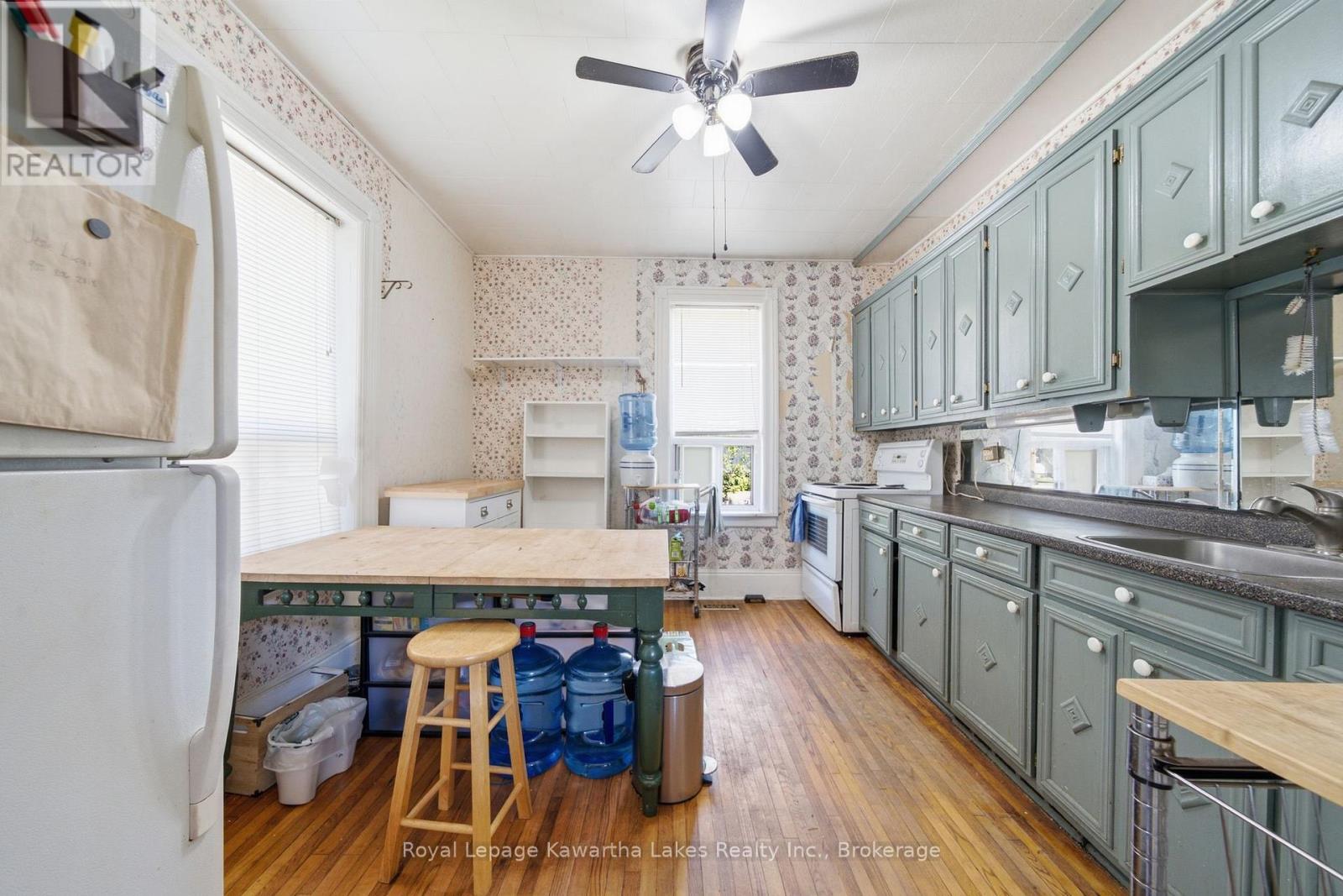 51 Melbourne Street W, Kawartha Lakes (Lindsay), Ontario  K9V 2S9 - Photo 12 - X13640596