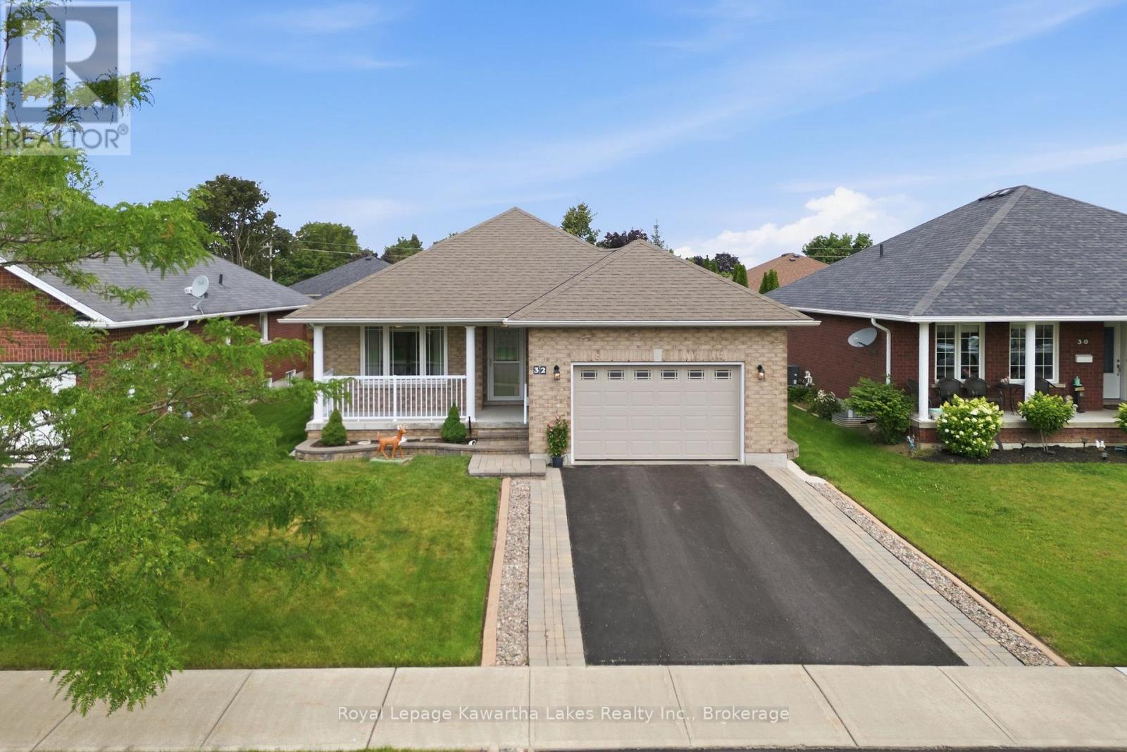 32 GEE CRESCENT, kawartha lakes (lindsay), Ontario