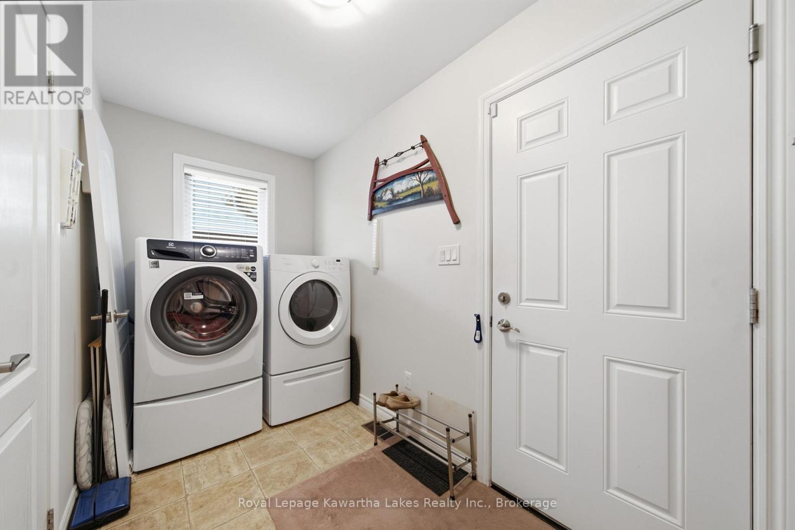 32 Gee Crescent, Kawartha Lakes (Lindsay), Ontario  K9V 6G4 - Photo 25 - X13640682