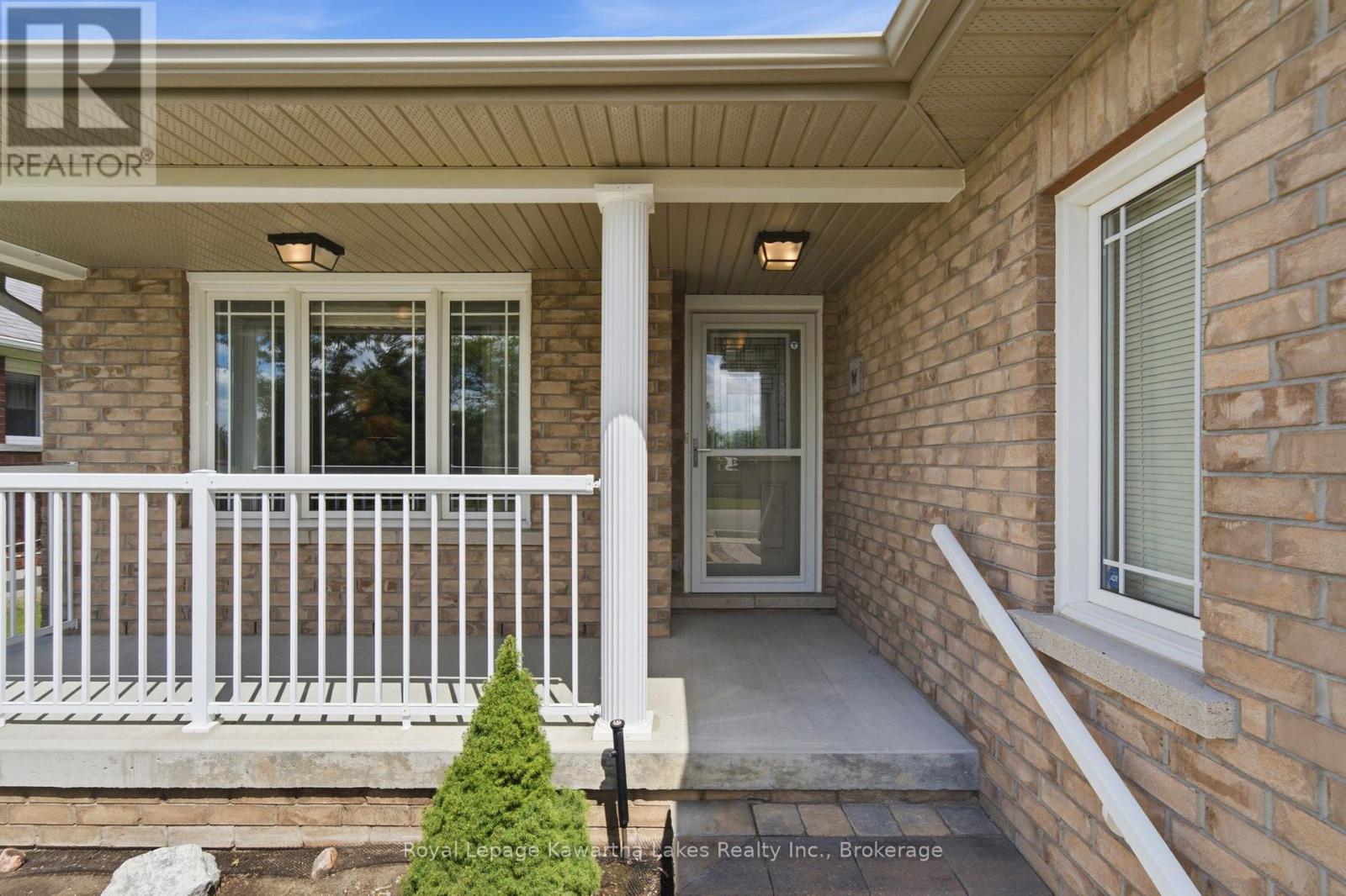32 Gee Crescent, Kawartha Lakes (Lindsay), Ontario  K9V 6G4 - Photo 3 - X13640682