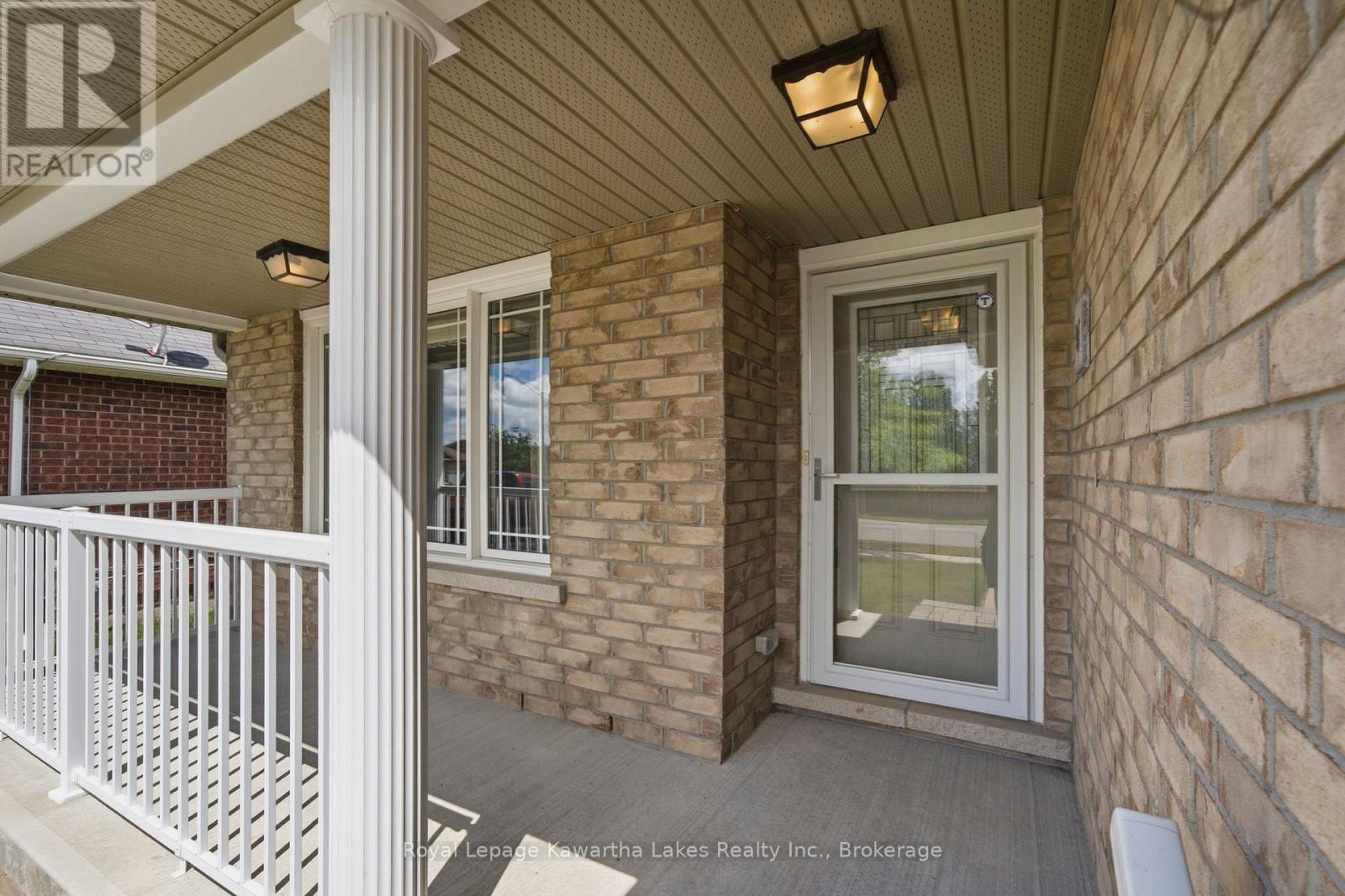 32 Gee Crescent, Kawartha Lakes (Lindsay), Ontario  K9V 6G4 - Photo 4 - X13640682