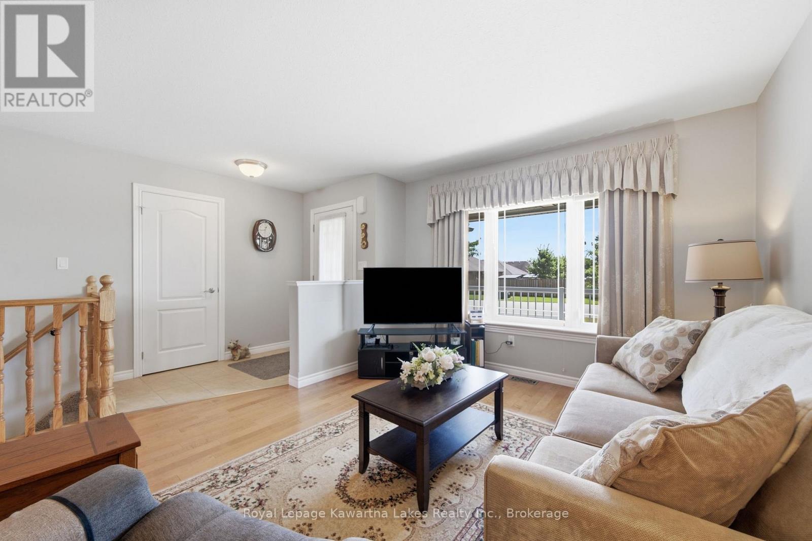32 Gee Crescent, Kawartha Lakes (Lindsay), Ontario  K9V 6G4 - Photo 7 - X13640682