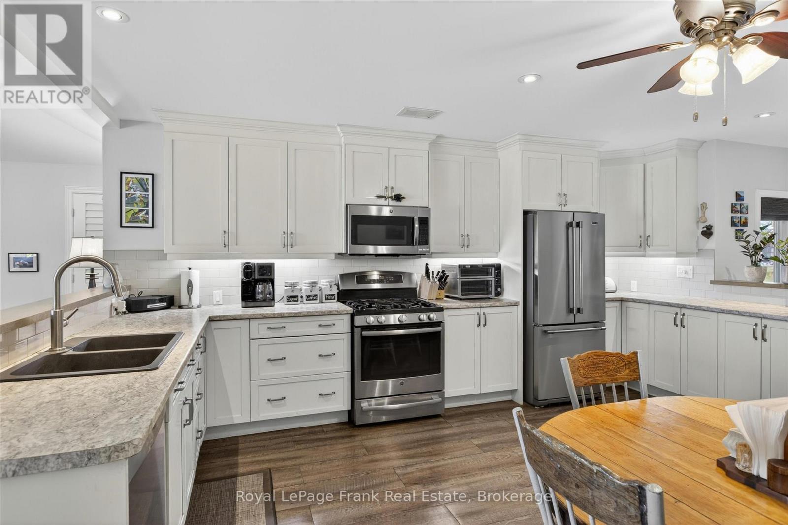 944 Birchcliff Drive, Douro-Dummer, Ontario  K0L 2H0 - Photo 15 - X13640984