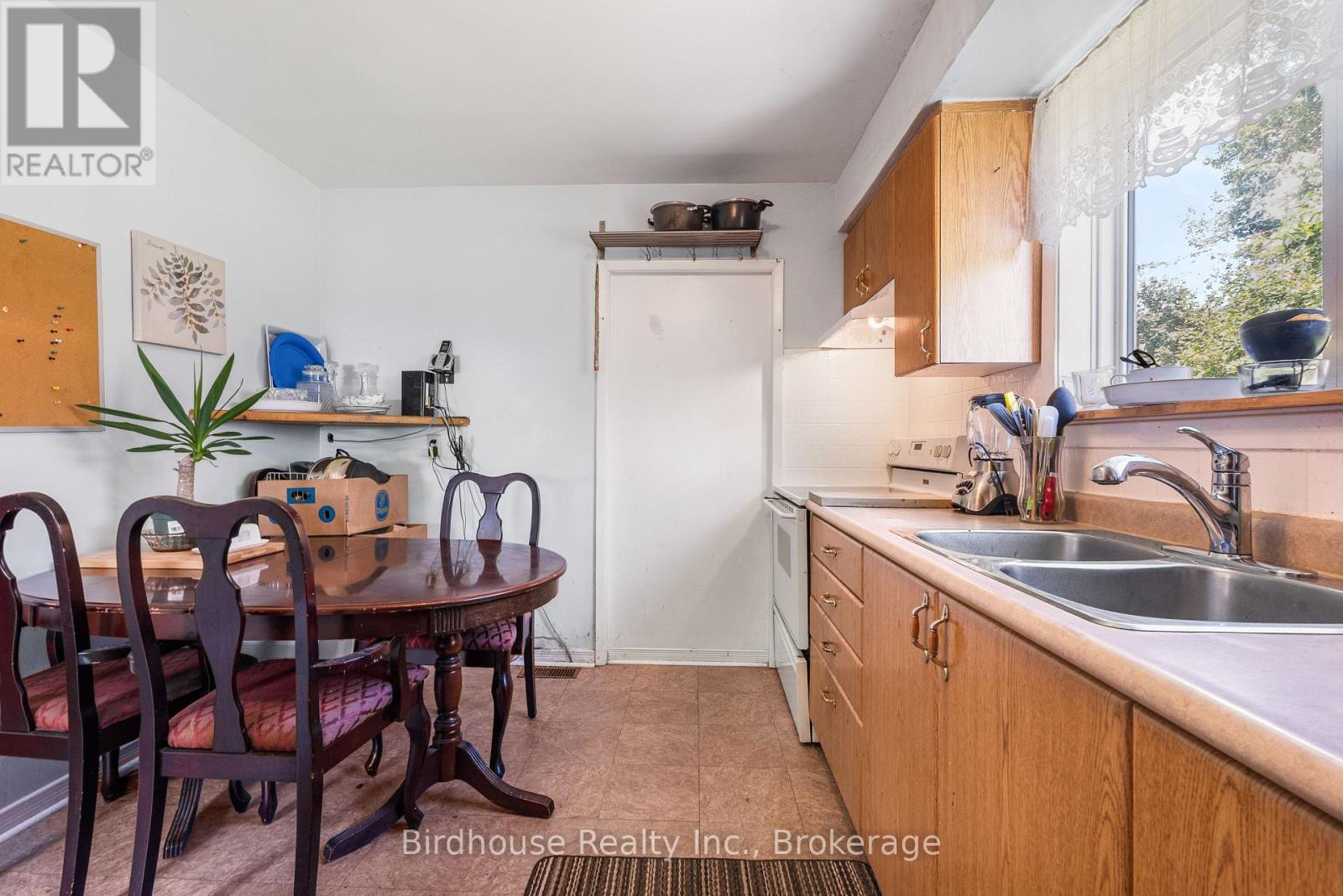 22 Northlin Park Road, Kawartha Lakes (Lindsay), Ontario  K9V 4P3 - Photo 6 - X13640996