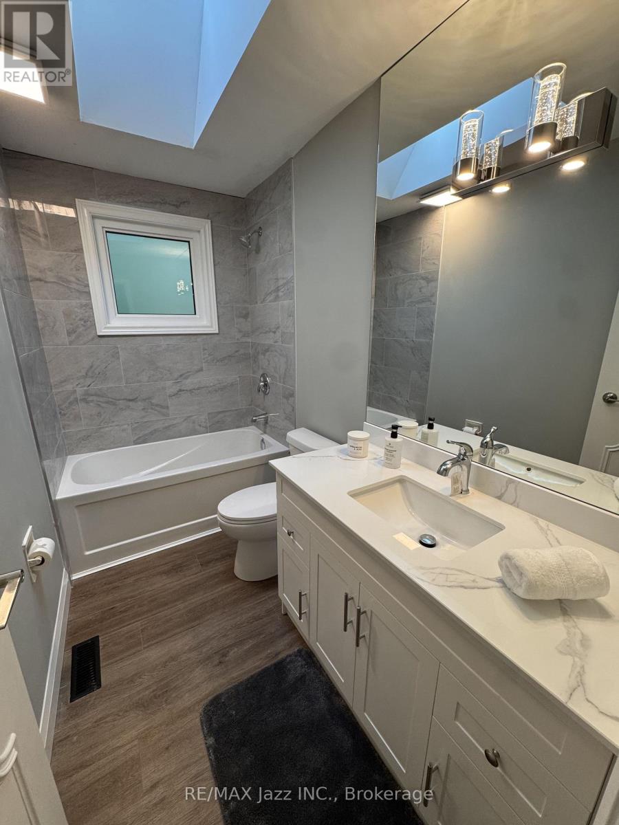 3025 Lockhart Road, Clarington, Ontario  L1B 1L9 - Photo 5 - E13642142