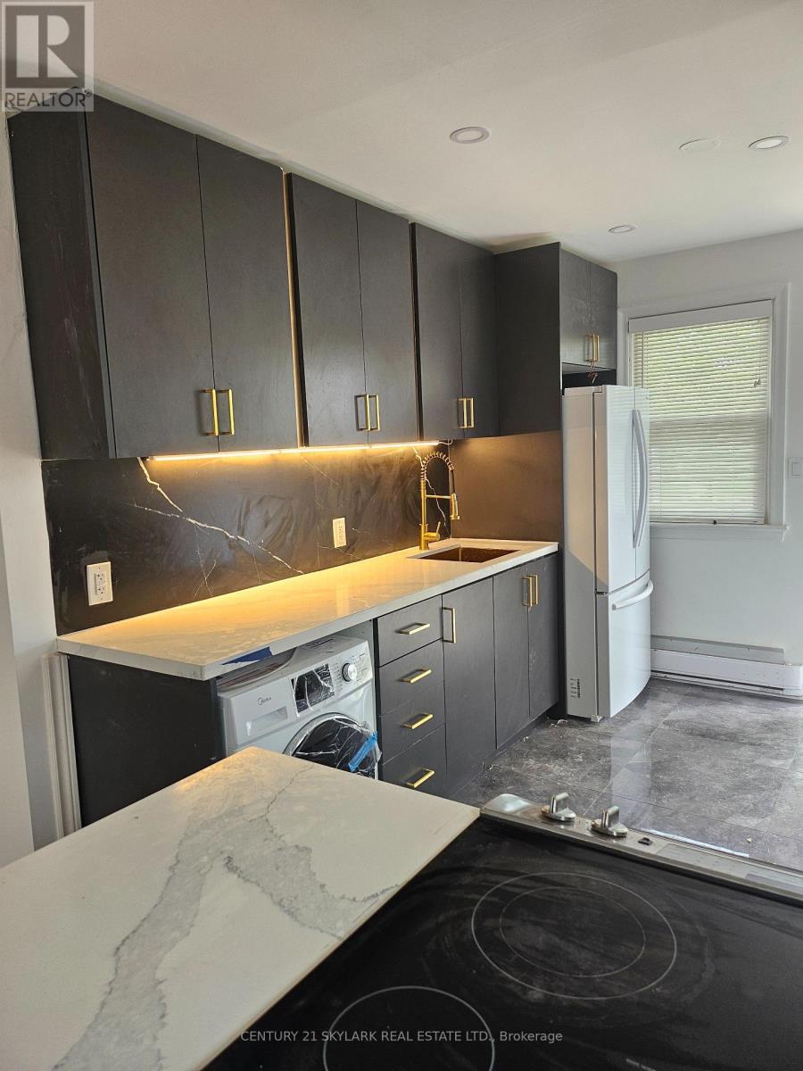 862 Armour Road, Peterborough (Ashburnham Ward 4), Ontario  K9H 2A2 - Photo 2 - X13642240