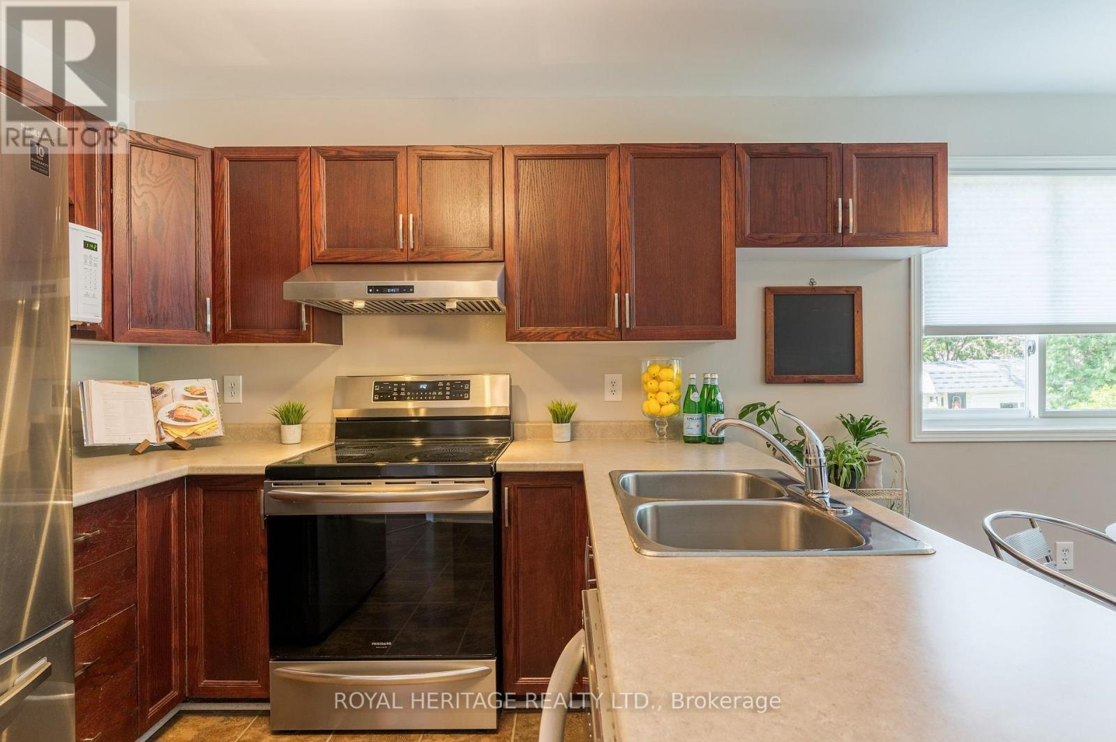 258 Franmor Drive, Peterborough (Ashburnham Ward 4), Ontario  K9H 7M3 - Photo 12 - X13643540