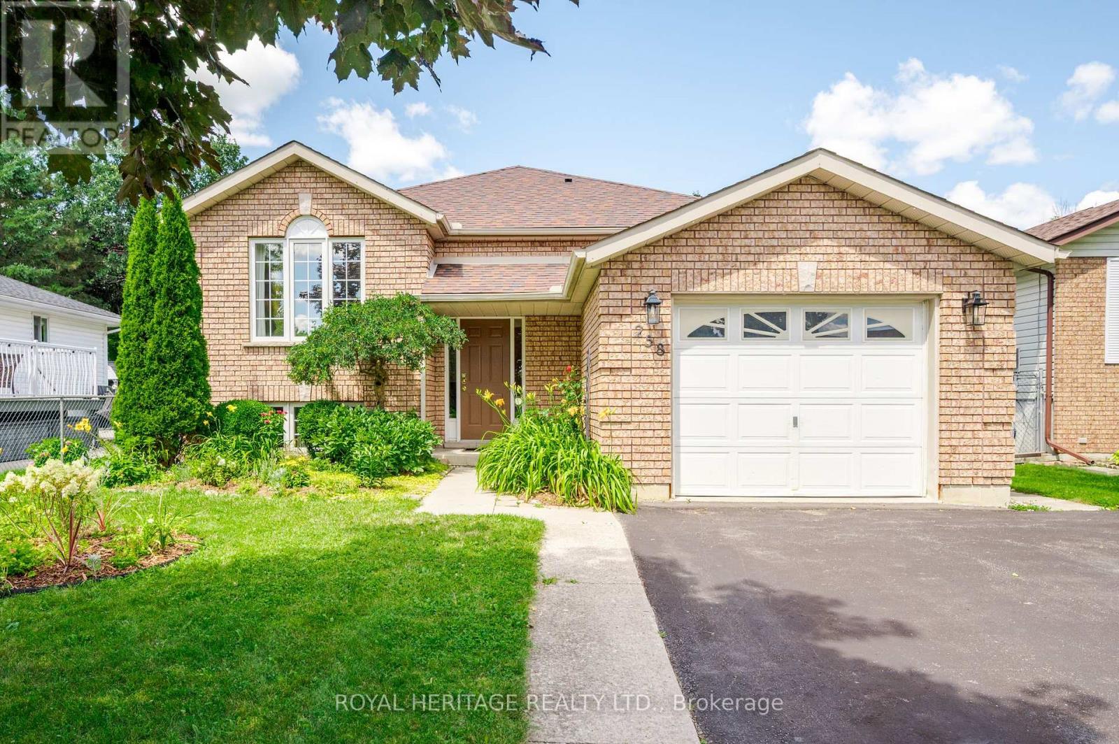 258 Franmor Drive, Peterborough (Ashburnham Ward 4), Ontario  K9H 7M3 - Photo 2 - X13643540