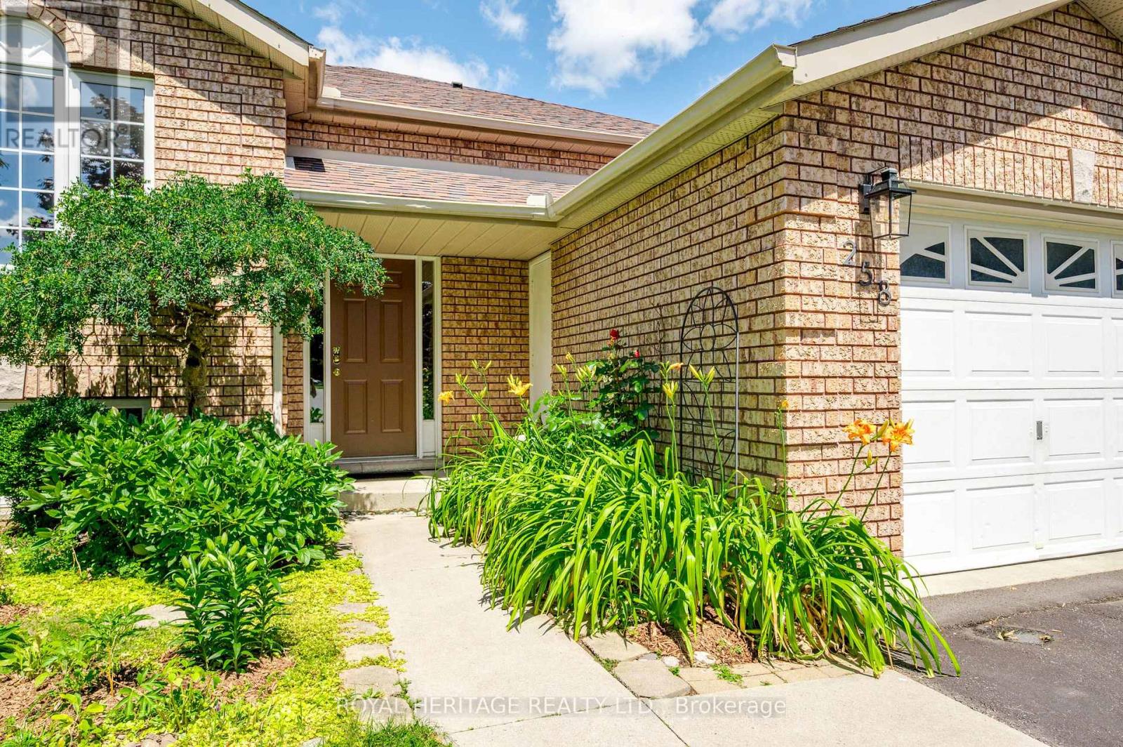 258 Franmor Drive, Peterborough (Ashburnham Ward 4), Ontario  K9H 7M3 - Photo 4 - X13643540