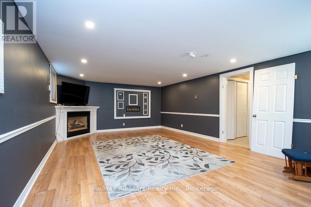 4 Daniel Court, Kawartha Lakes (Lindsay), Ontario  K9V 4Z9 - Photo 35 - X13643930