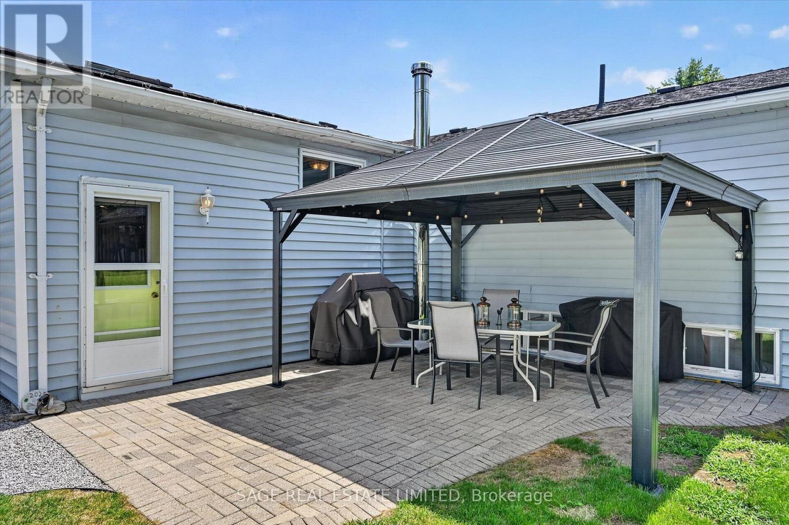 39 Riverside Drive, Kawartha Lakes (Ops), Ontario  K9V 0H6 - Photo 39 - X13643712