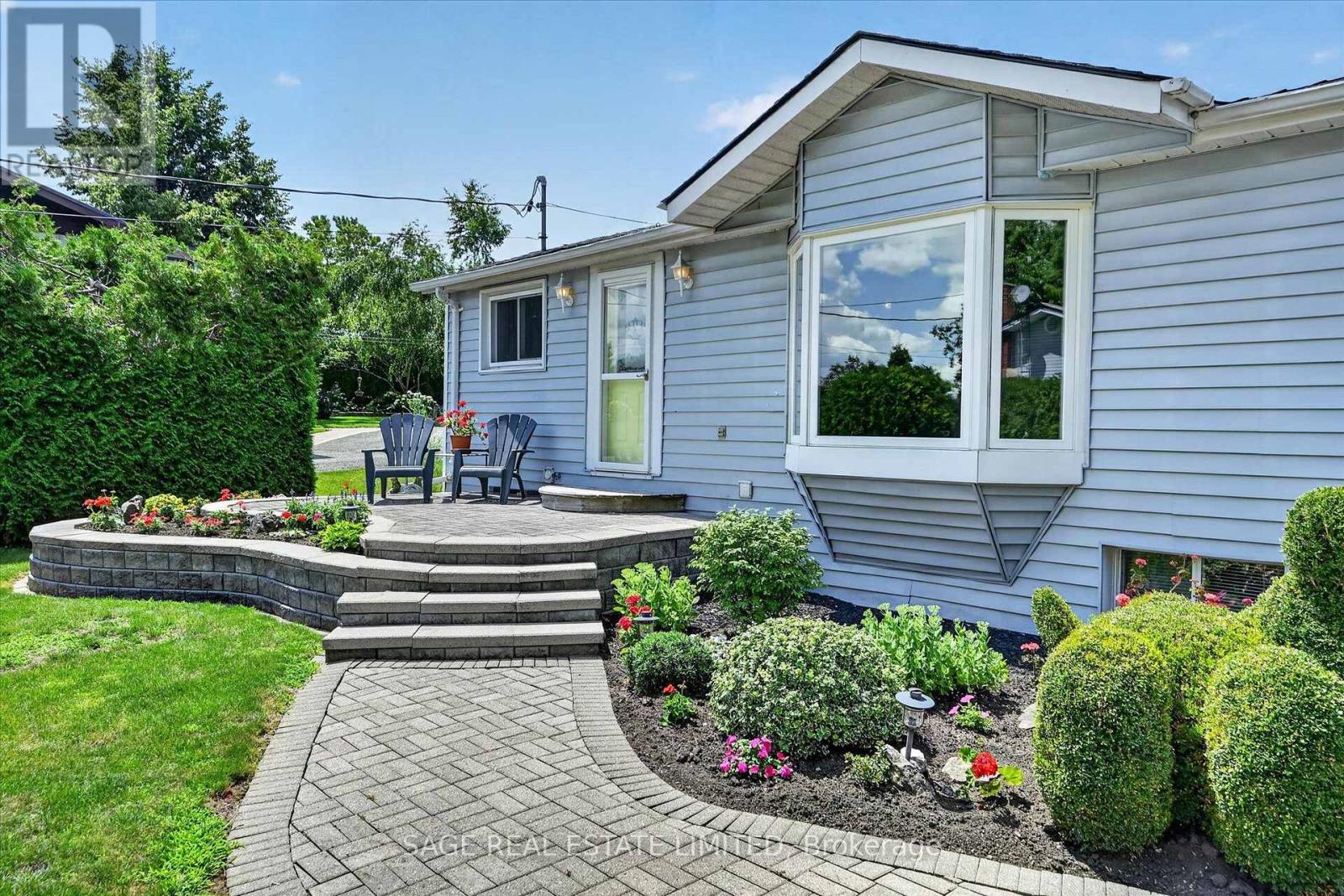39 Riverside Drive, Kawartha Lakes (Ops), Ontario  K9V 0H6 - Photo 4 - X13643712