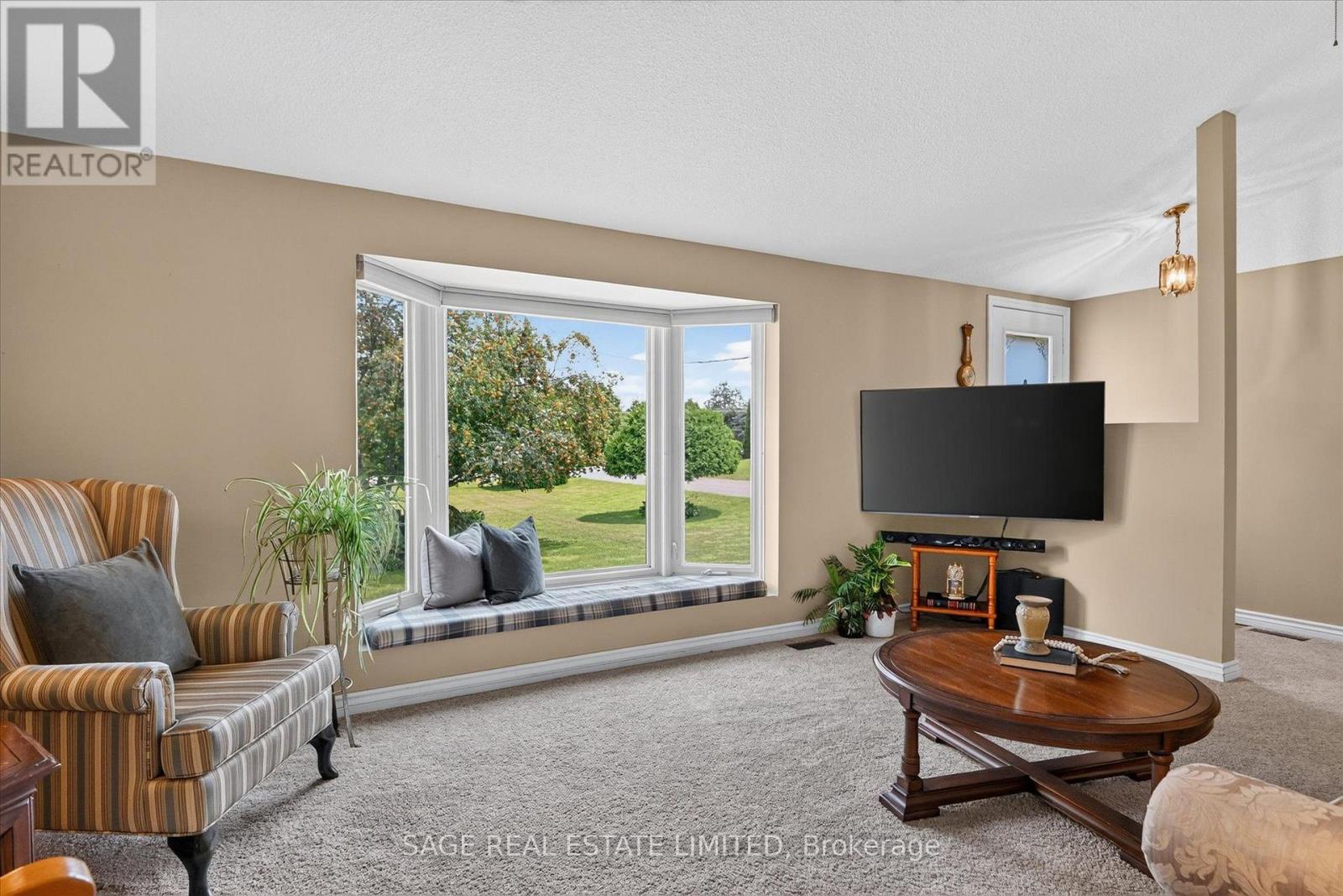 39 Riverside Drive, Kawartha Lakes (Ops), Ontario  K9V 0H6 - Photo 5 - X13643712