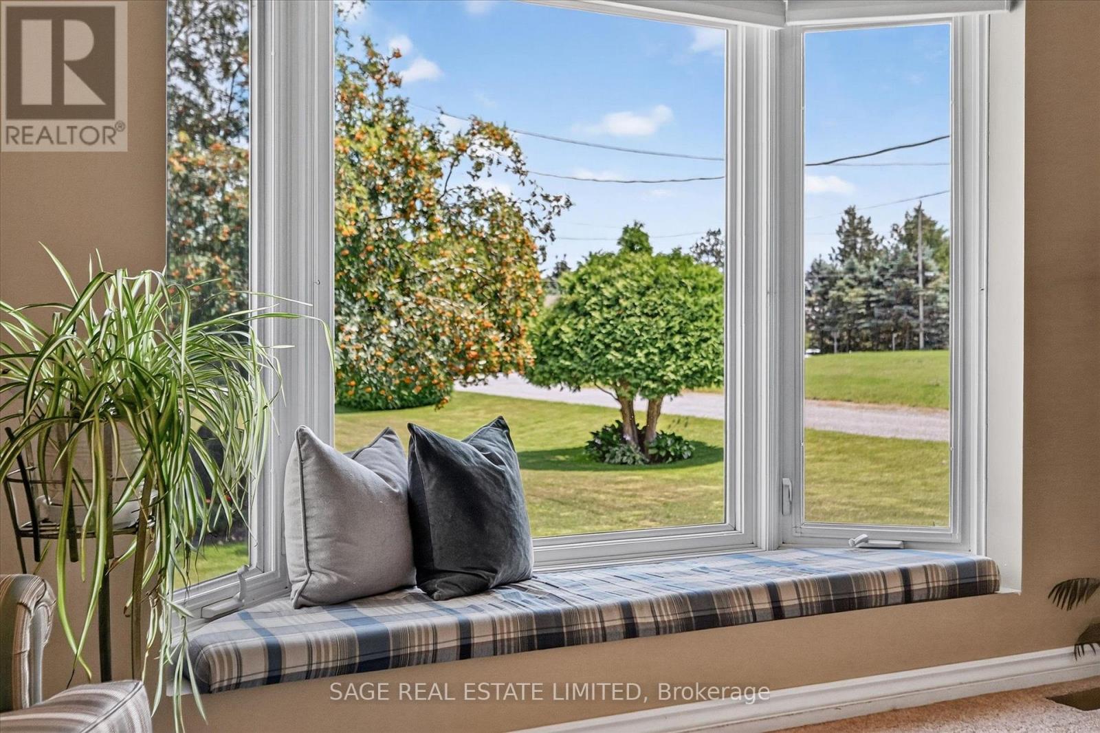 39 Riverside Drive, Kawartha Lakes (Ops), Ontario  K9V 0H6 - Photo 6 - X13643712