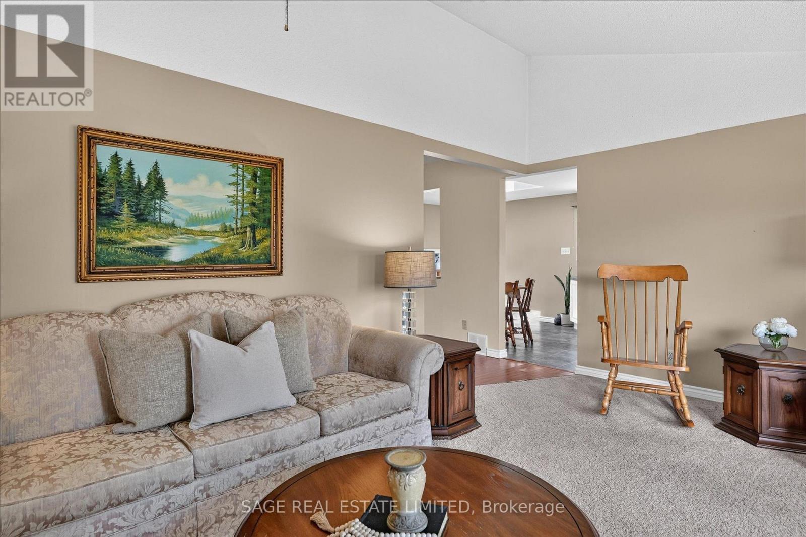 39 Riverside Drive, Kawartha Lakes (Ops), Ontario  K9V 0H6 - Photo 8 - X13643712