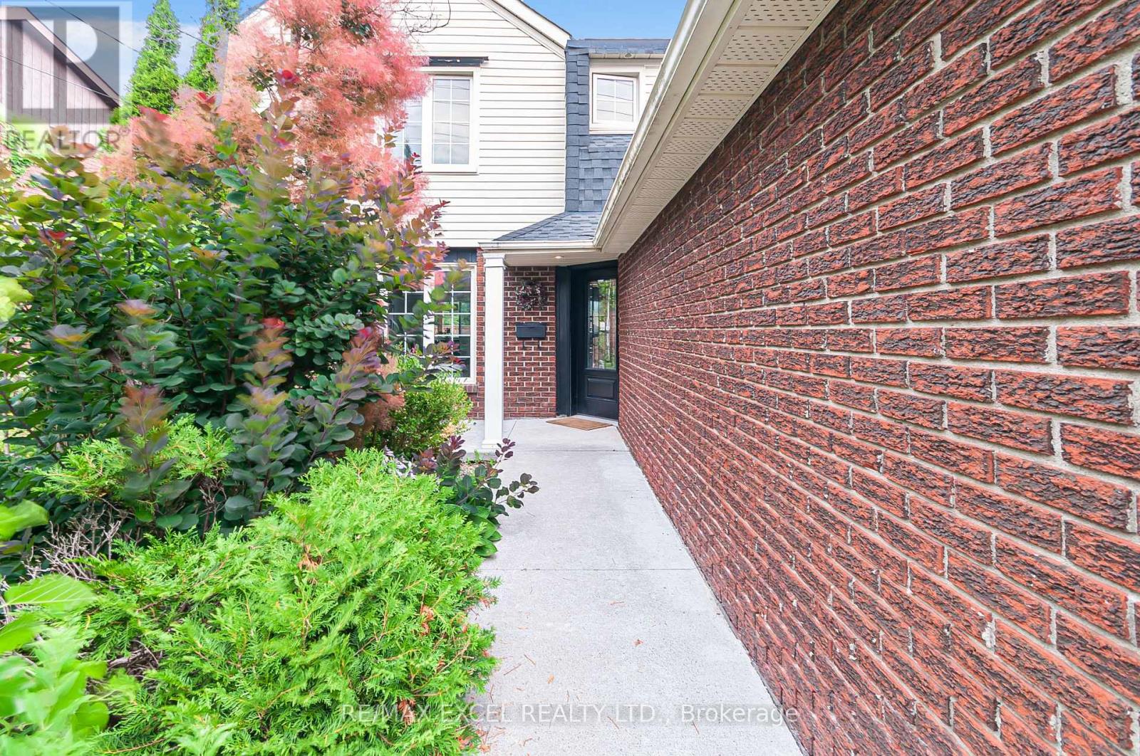 218 Angeline Street N, Kawartha Lakes (Lindsay), Ontario  K9V 5E9 - Photo 4 - X13645274
