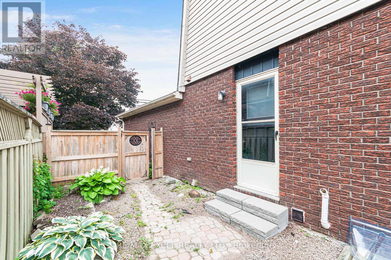 218 Angeline Street N, Kawartha Lakes (Lindsay), Ontario  K9V 5E9 - Photo 5 - X13645274