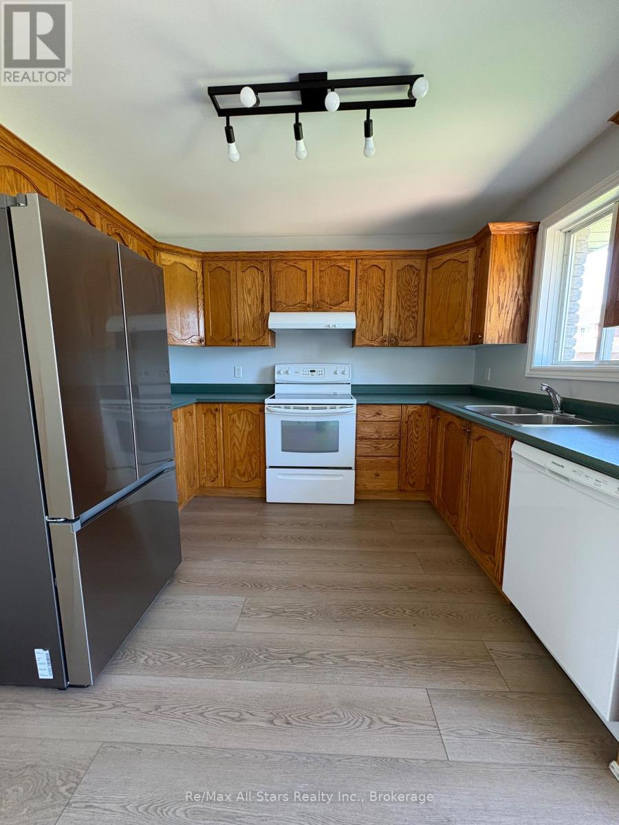8 Whitney Court, Kawartha Lakes (Lindsay), Ontario  K9V 6C4 - Photo 10 - X13645648