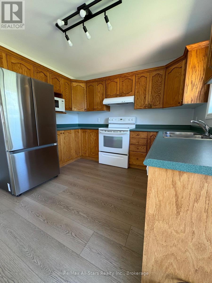 8 Whitney Court, Kawartha Lakes (Lindsay), Ontario  K9V 6C4 - Photo 9 - X13645648