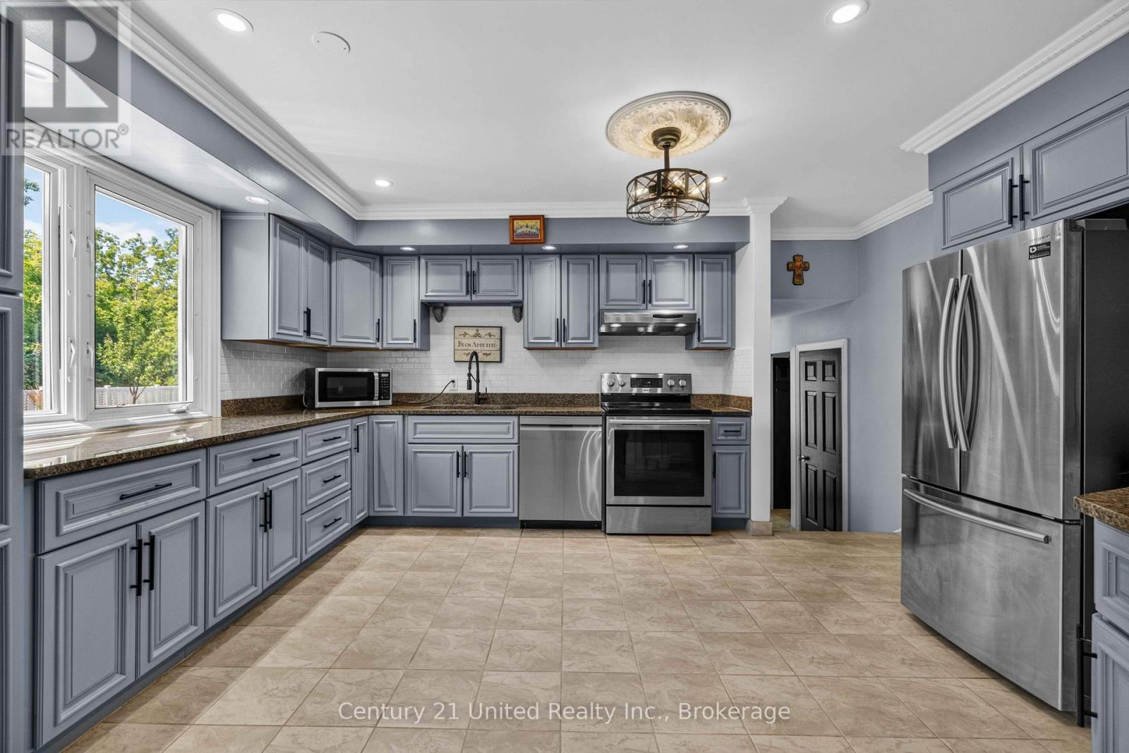 214 Hillview Drive, Peterborough (Northcrest Ward 5), Ontario  K9K 2N2 - Photo 12 - X13646694