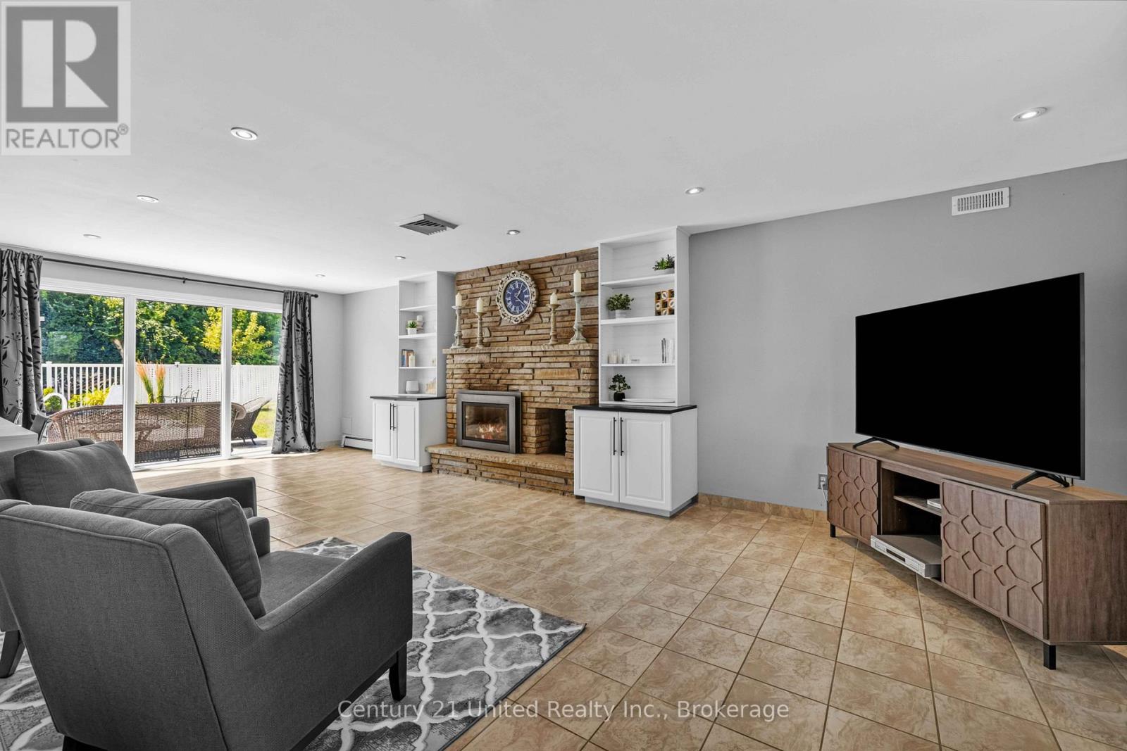 214 Hillview Drive, Peterborough (Northcrest Ward 5), Ontario  K9K 2N2 - Photo 3 - X13646694