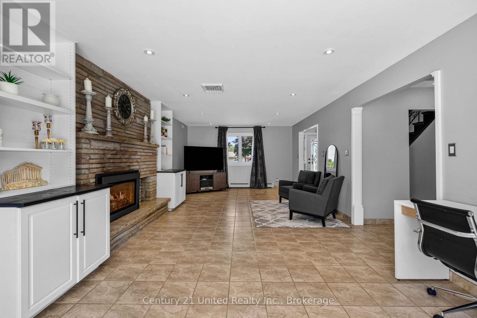 214 Hillview Drive, Peterborough (Northcrest Ward 5), Ontario  K9K 2N2 - Photo 5 - X13646694