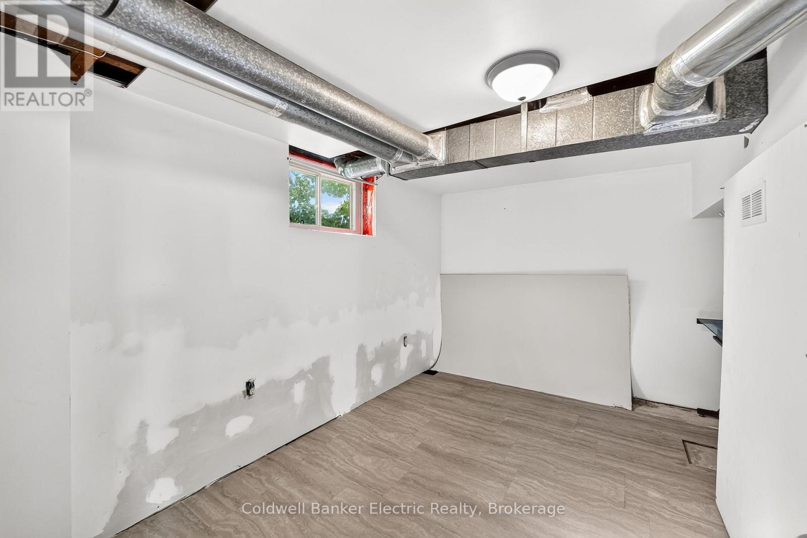 78 Melbourne Street W, Kawartha Lakes (Lindsay), Ontario  K9V 2T3 - Photo 32 - X13647146