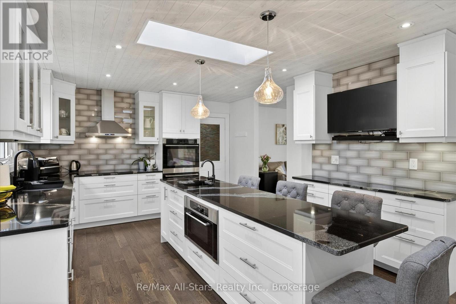 1558 Highway 7a, Kawartha Lakes (Manvers), Ontario  L0A 1A0 - Photo 5 - X13648712