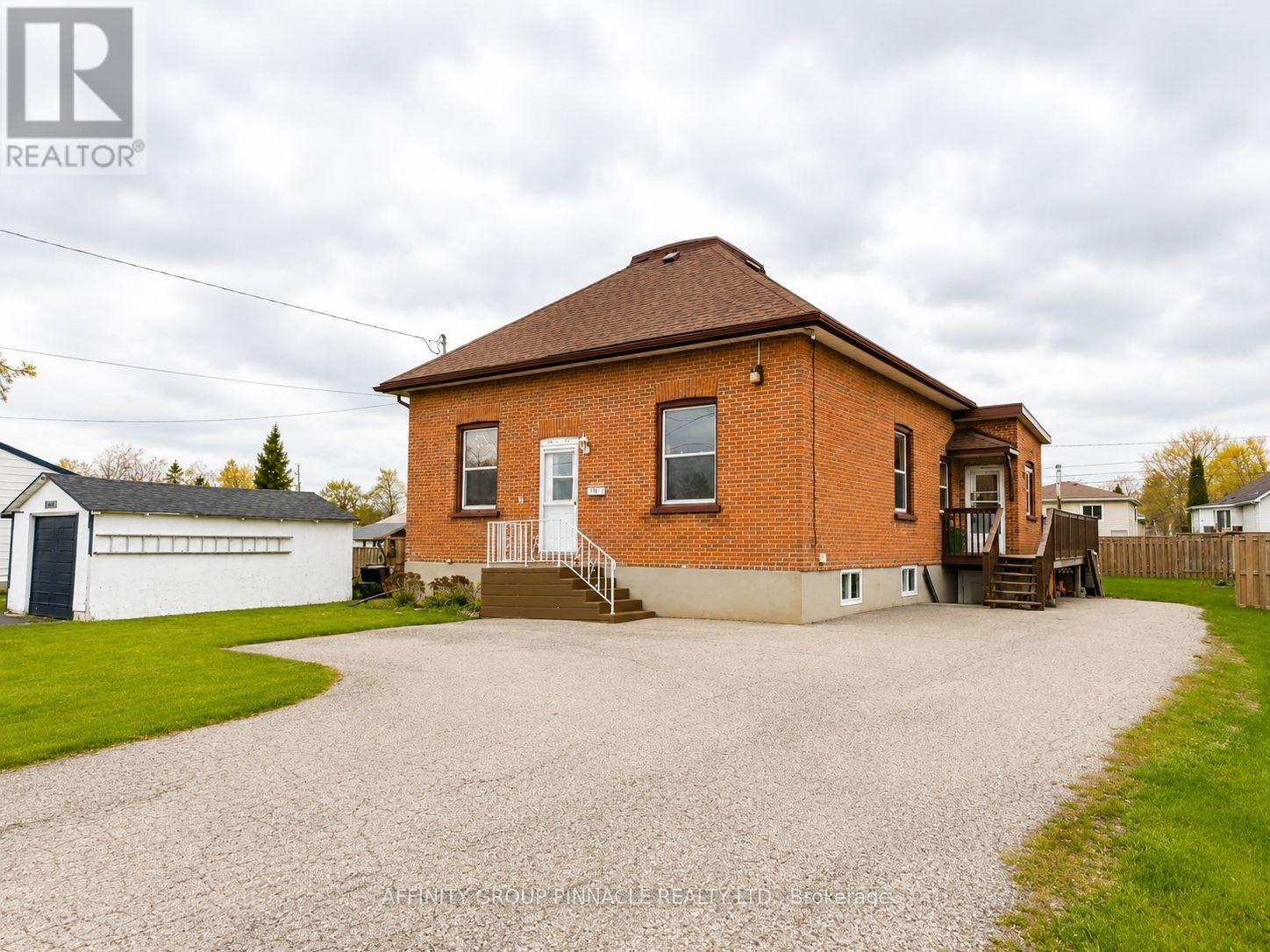 170 Queen Street, Kawartha Lakes (Lindsay), Ontario  K9V 1H4 - Photo 2 - X13649484