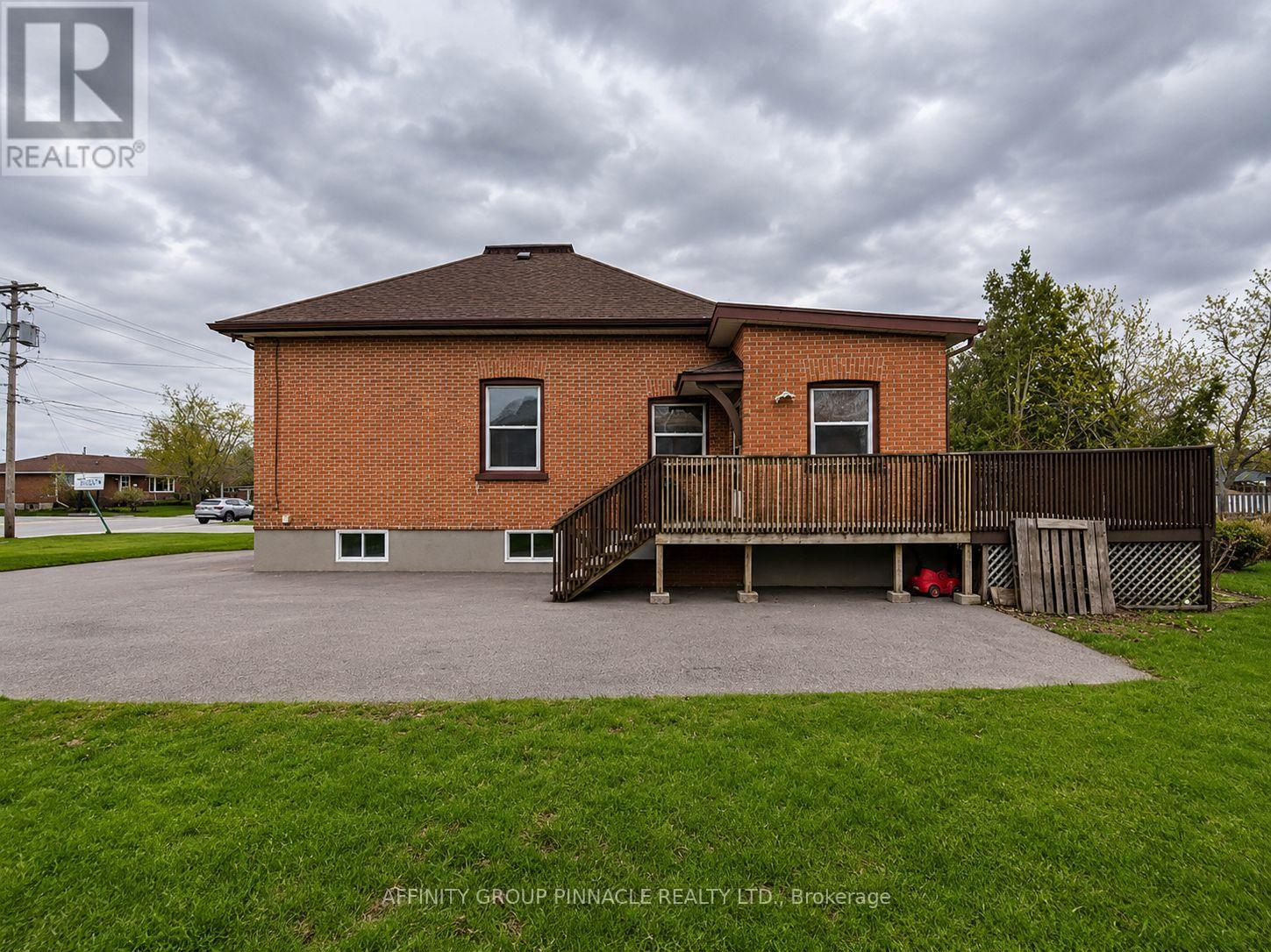 170 Queen Street, Kawartha Lakes (Lindsay), Ontario  K9V 1H4 - Photo 3 - X13649484