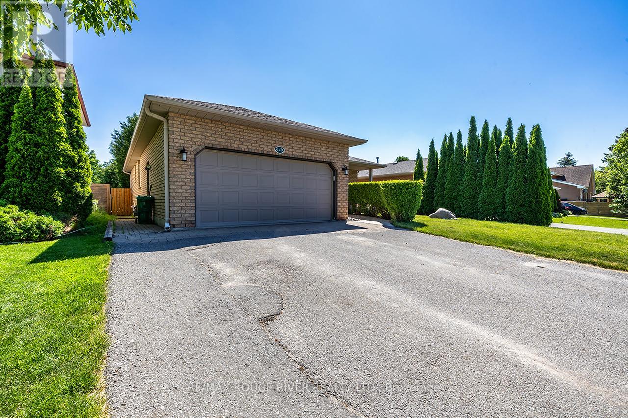 640 Pinewood Drive, Peterborough (Otonabee Ward 1), Ontario  K9K 1L2 - Photo 2 - X13654422