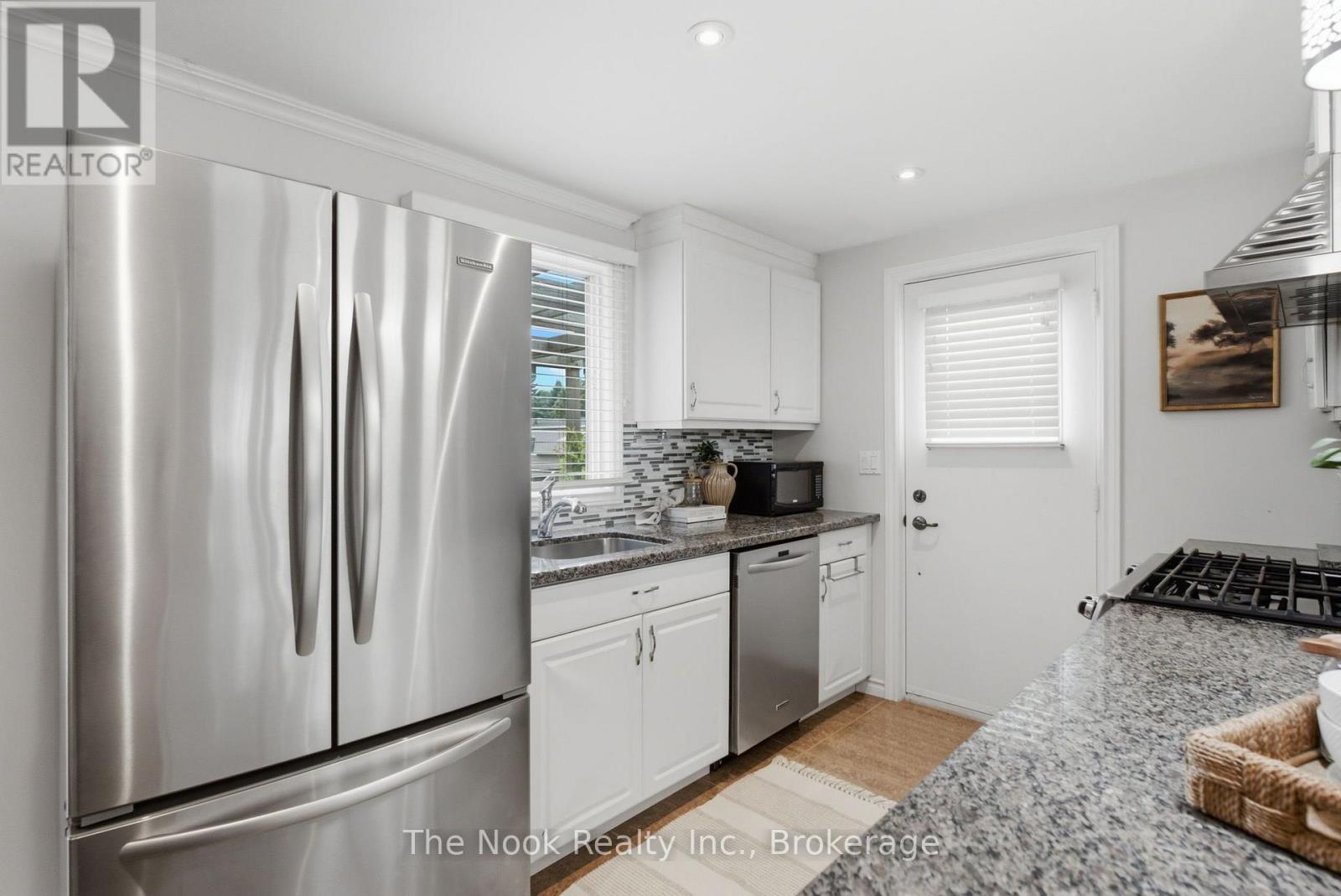 7 Pineridge Crescent, Clarington (Newcastle), Ontario  L1B 1B9 - Photo 12 - E13657650