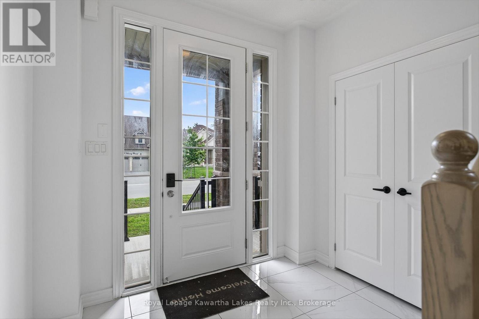 19 Hennessey Crescent, Kawartha Lakes (Lindsay), Ontario  K9V 0P2 - Photo 3 - X13660766