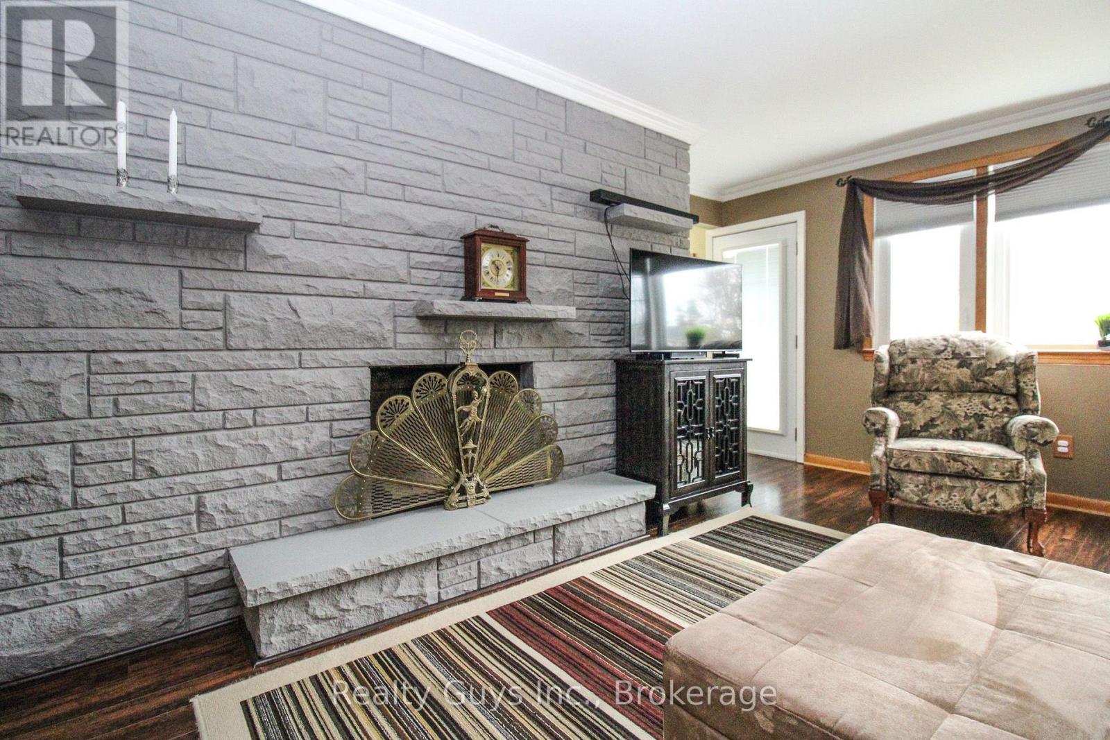 734 Crawford Place, Peterborough (Otonabee Ward 1), Ontario  K9J 3X3 - Photo 12 - X13660776