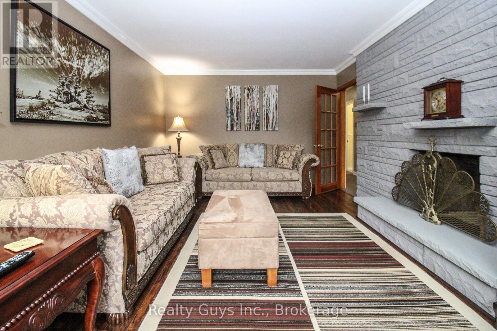 734 Crawford Place, Peterborough (Otonabee Ward 1), Ontario  K9J 3X3 - Photo 15 - X13660776