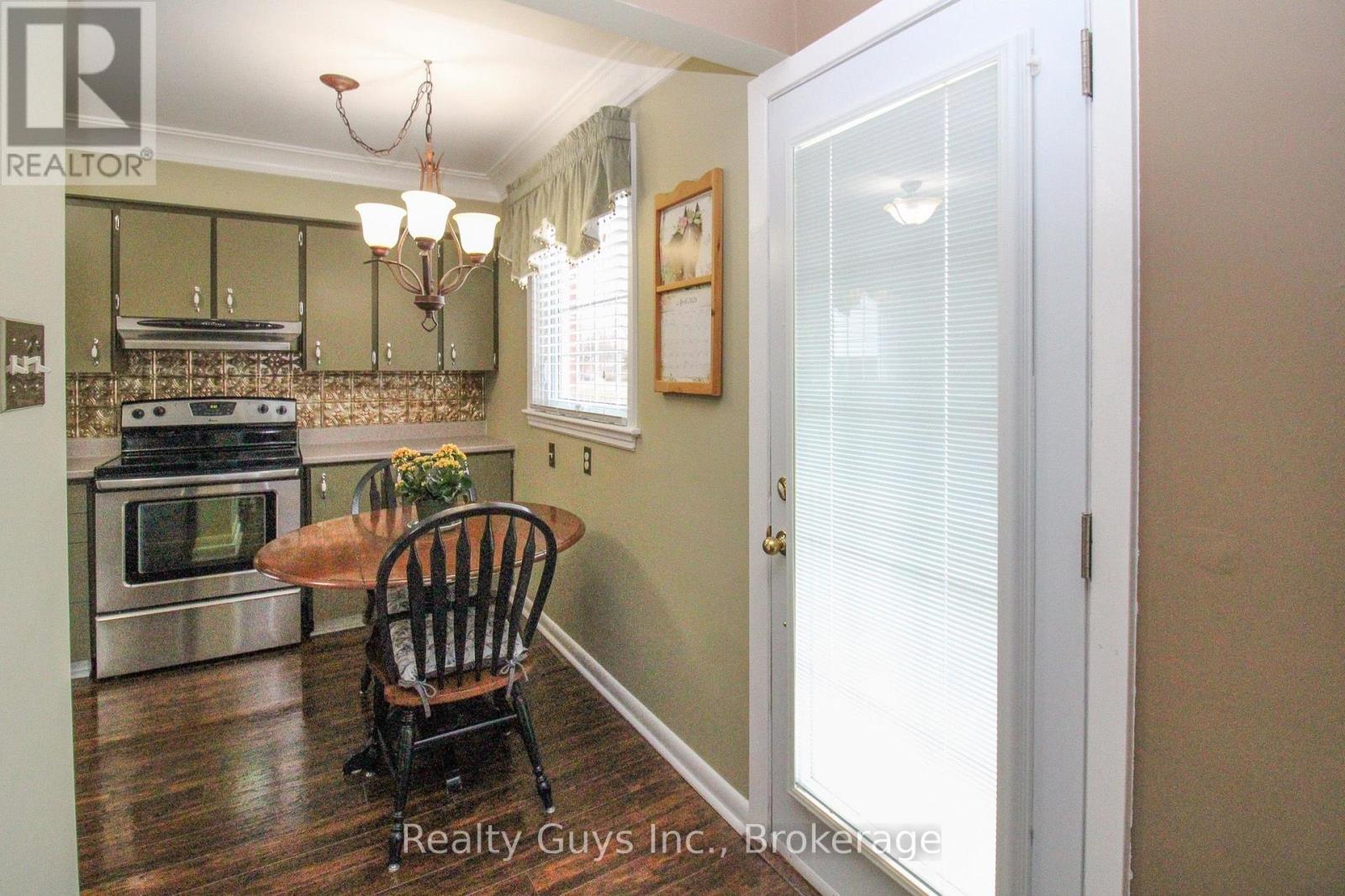 734 Crawford Place, Peterborough (Otonabee Ward 1), Ontario  K9J 3X3 - Photo 17 - X13660776