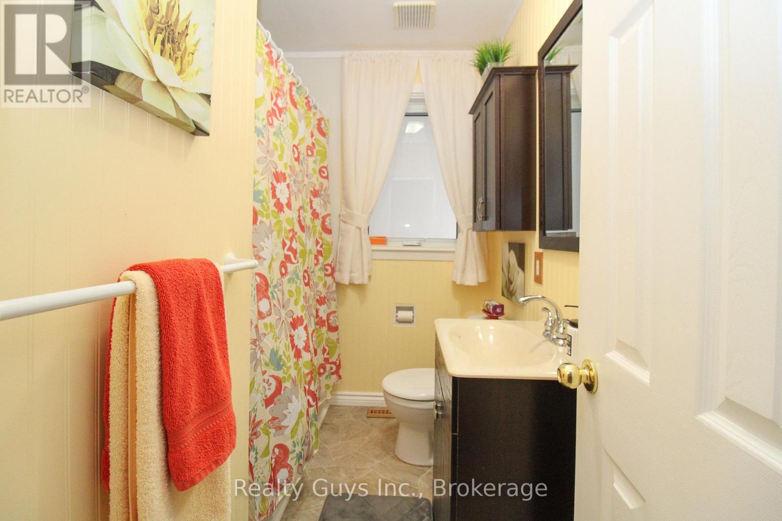 734 Crawford Place, Peterborough (Otonabee Ward 1), Ontario  K9J 3X3 - Photo 32 - X13660776