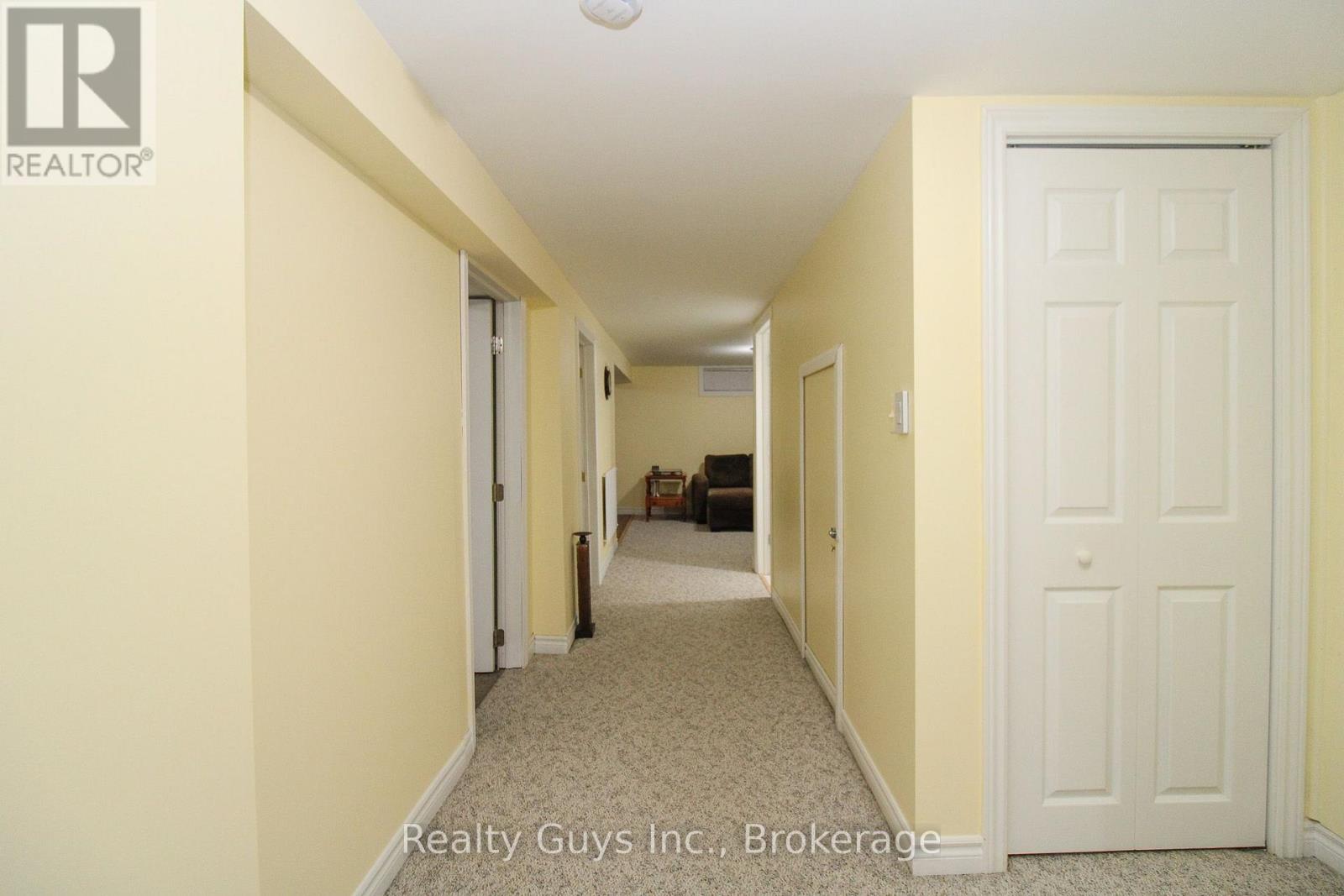 734 Crawford Place, Peterborough (Otonabee Ward 1), Ontario  K9J 3X3 - Photo 37 - X13660776