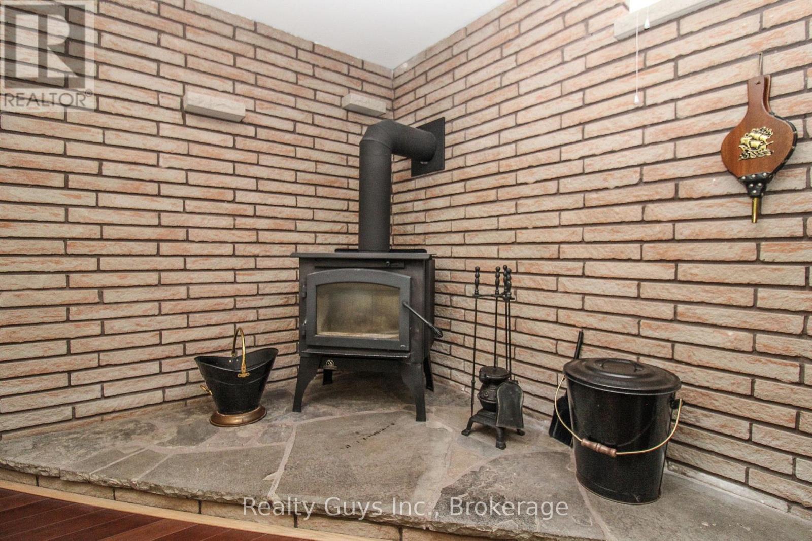 734 Crawford Place, Peterborough (Otonabee Ward 1), Ontario  K9J 3X3 - Photo 40 - X13660776
