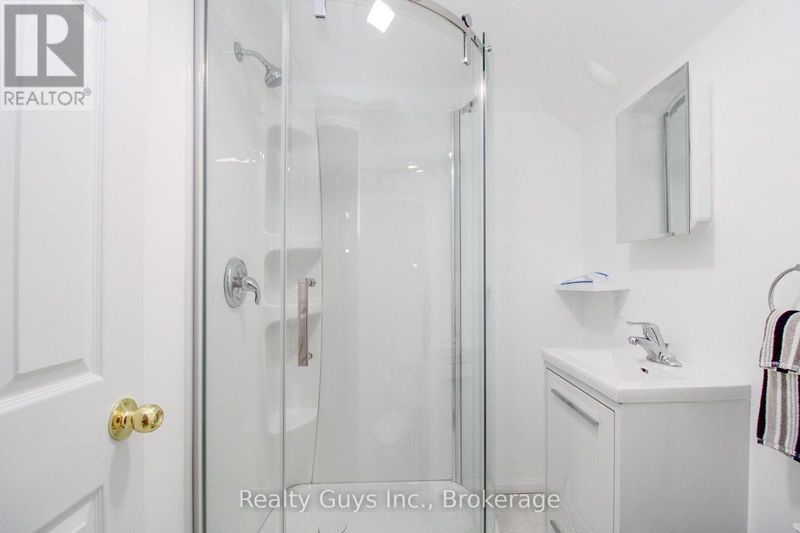 734 Crawford Place, Peterborough (Otonabee Ward 1), Ontario  K9J 3X3 - Photo 44 - X13660776