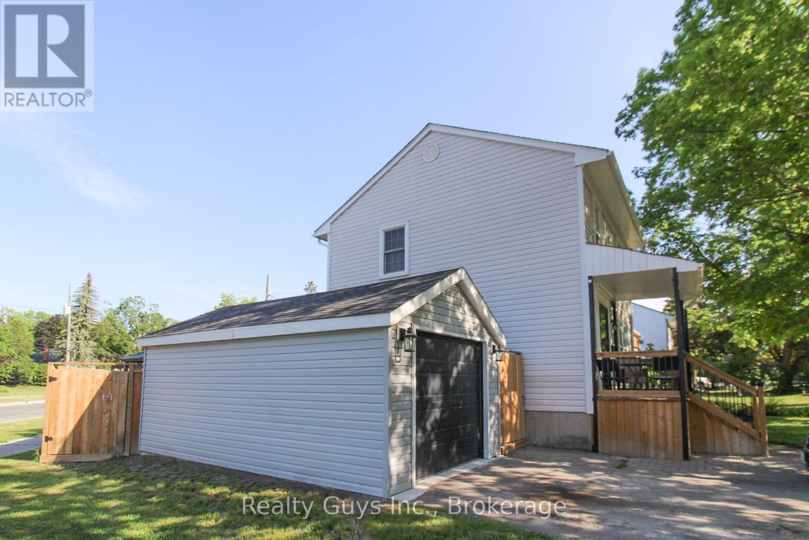 727 Chesterfield Avenue, Peterborough (Northcrest Ward 5), Ontario  K9H 4Y1 - Photo 3 - X13660780