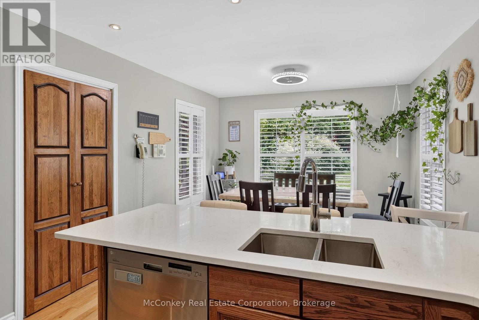 1817 Parkwood Circle, Peterborough (Monaghan Ward 2), Ontario  K9J 8C3 - Photo 5 - X13660976