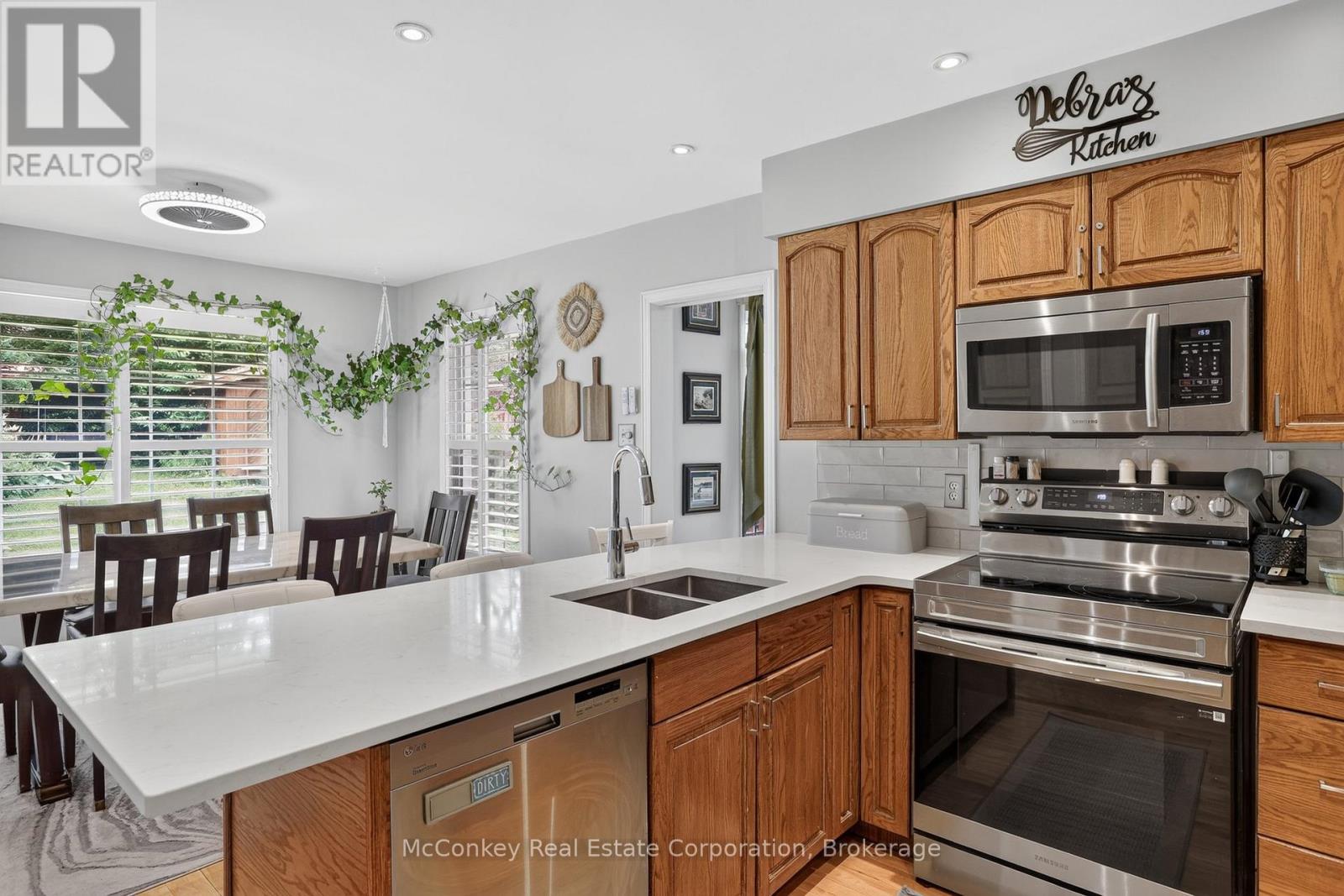 1817 Parkwood Circle, Peterborough (Monaghan Ward 2), Ontario  K9J 8C3 - Photo 8 - X13660976