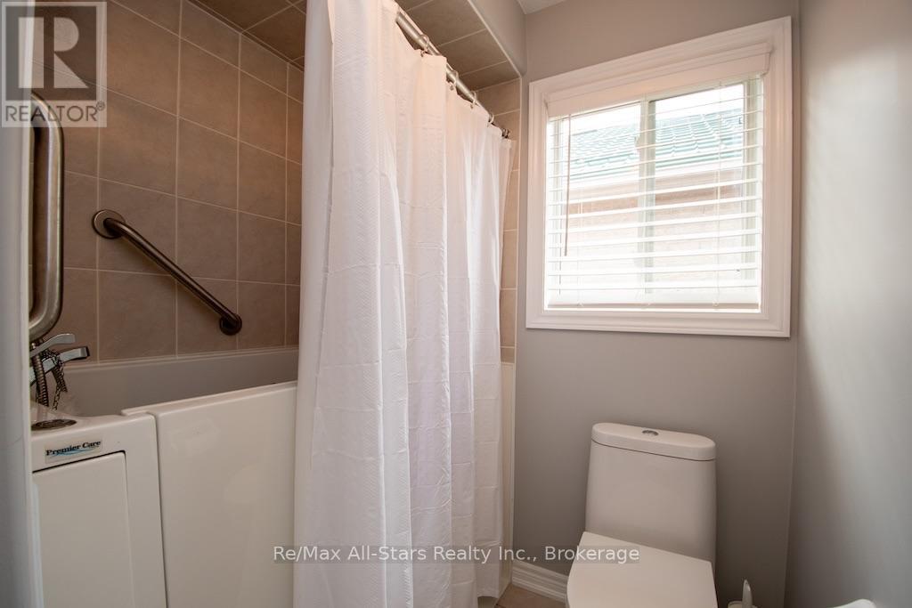 37 Sweetnam Drive, Kawartha Lakes (Lindsay), Ontario  K9V 0A7 - Photo 24 - X13661284