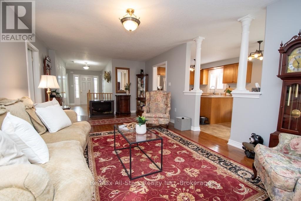 37 Sweetnam Drive, Kawartha Lakes (Lindsay), Ontario  K9V 0A7 - Photo 6 - X13661284