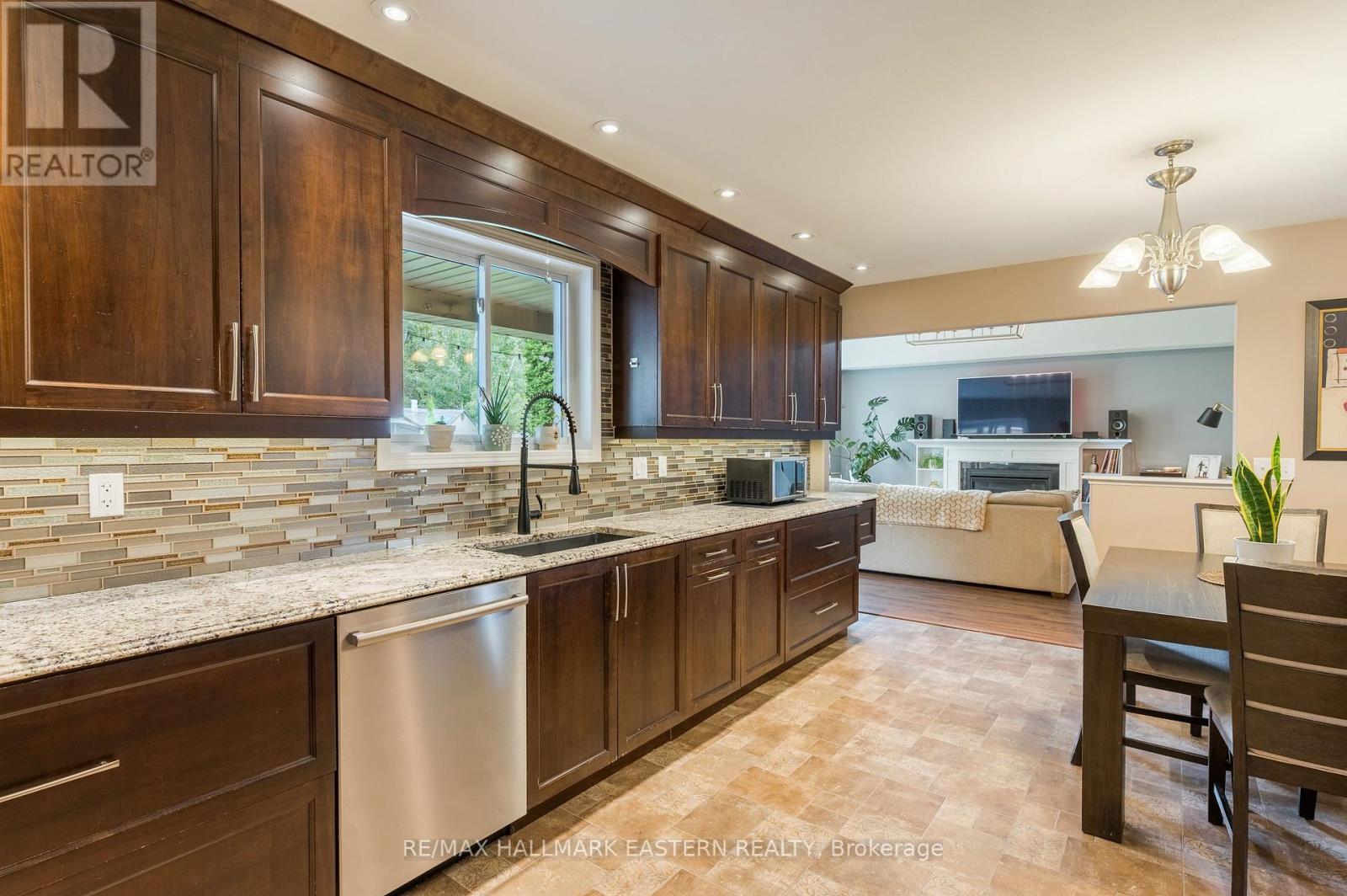 58 Parcells Crescent, Peterborough (Otonabee Ward 1), Ontario  K9K 2P2 - Photo 11 - X13661698