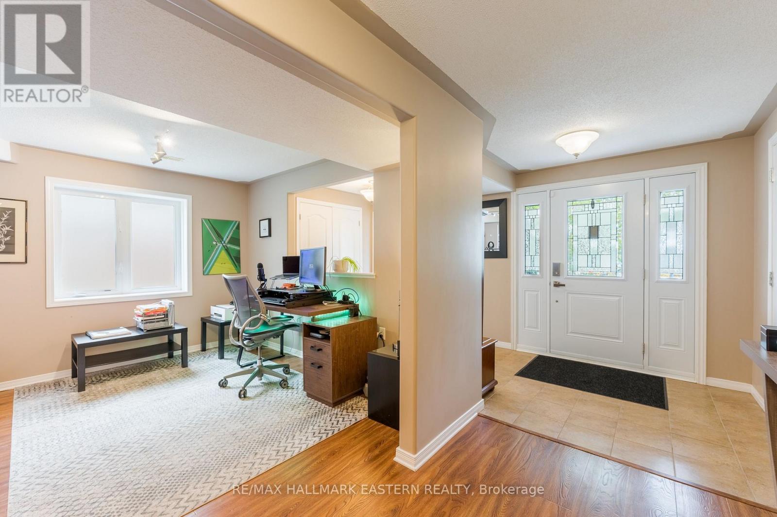 58 Parcells Crescent, Peterborough (Otonabee Ward 1), Ontario  K9K 2P2 - Photo 2 - X13661698