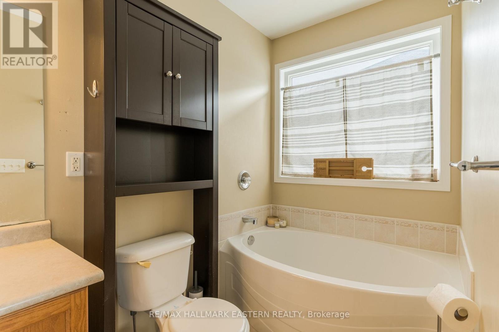 58 Parcells Crescent, Peterborough (Otonabee Ward 1), Ontario  K9K 2P2 - Photo 23 - X13661698