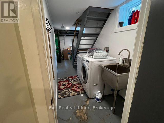 Basement - 450 Weller Street, Peterborough (Town Ward 3), Ontario  K9H 2N6 - Photo 3 - X13663916