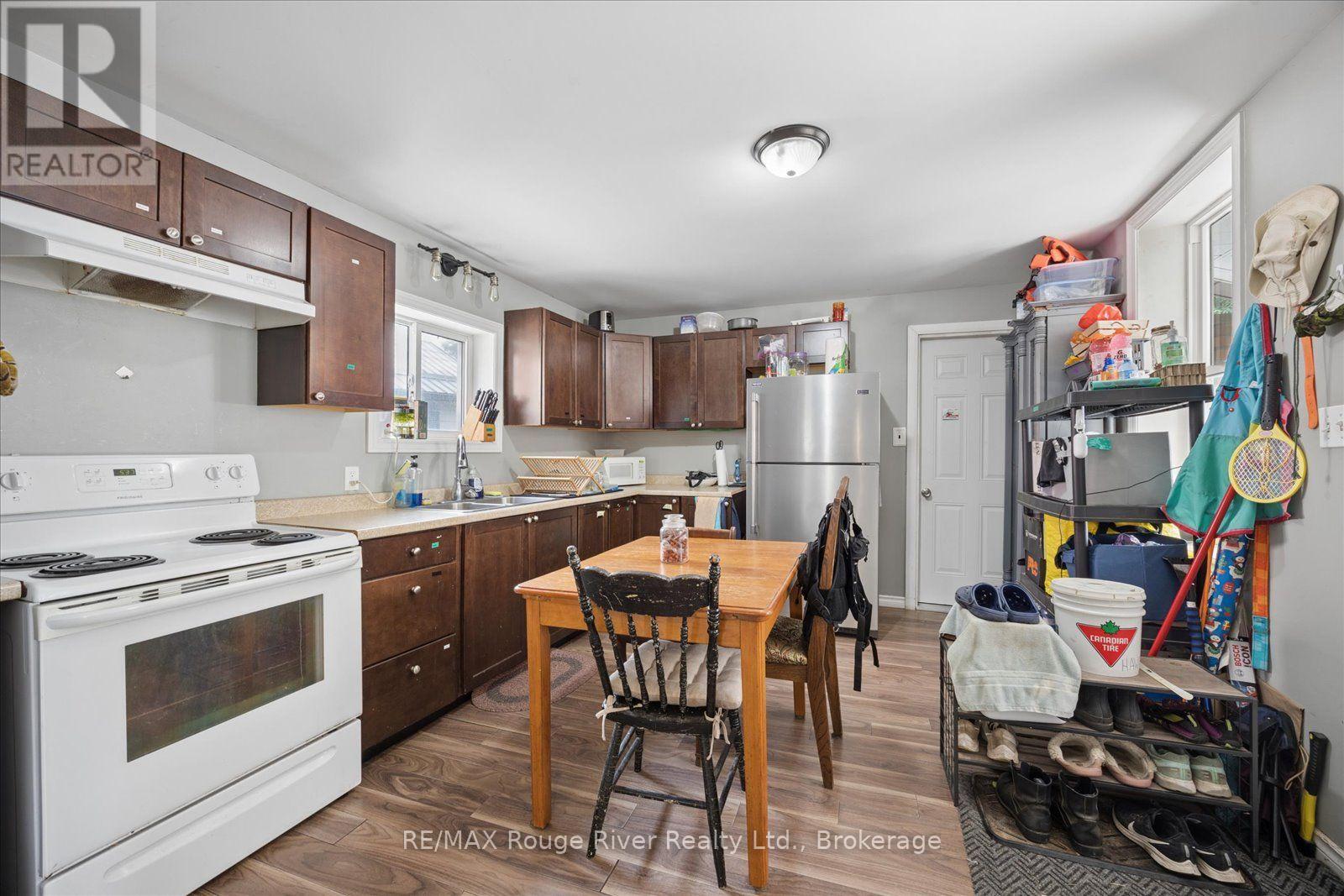 79 Parkhill Road W, Peterborough (Town Ward 3), Ontario  K9H 3G7 - Photo 11 - X13664066